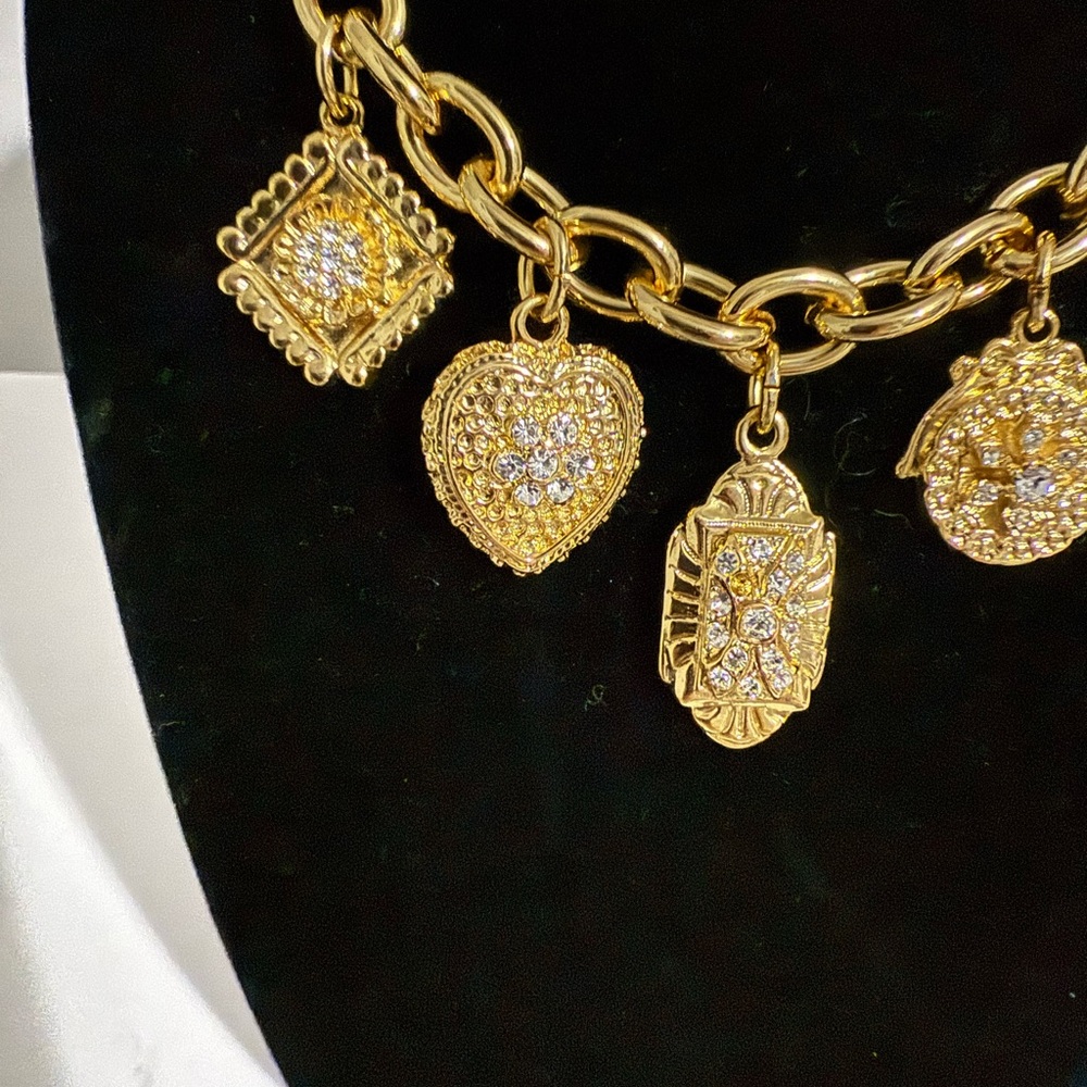 Ben-Amun 24kt gold charms necklace New - Picture 5 of 8